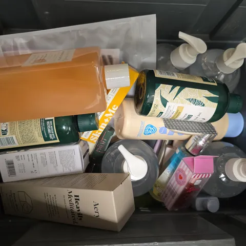 APPROXIMATEY 12 HEALTH AND BEAUTY PRODUCTS TO INCLUDE NALAS NIGHTTIME OIL, FOAMING CLEANSER, AND SUGAR SCRUB ETC. - COLLECTION ONLY