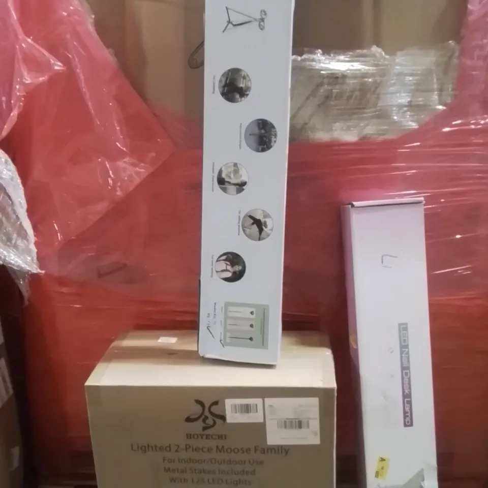 PALLET OF ASSORTED HOUSEHOLD GOODS AND PRODUCTS TO INCLUDE;NAIL DESK LAMP,LED REINDEER,FOLDABLE CHAIR