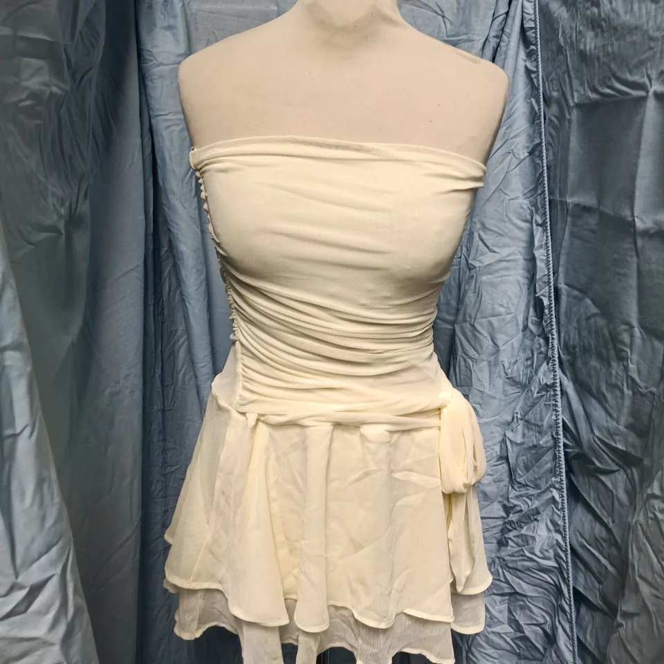 BERSHKA CREAM STRAPLESS DRESS – UK 8-10 (EU S) – MADE IN MOROCCO