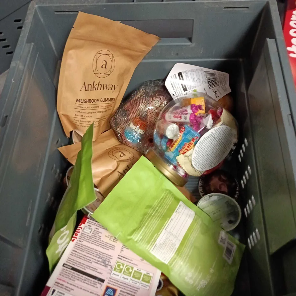 APPROXIMATELY 15 ASSORTED FOOD AND DRINK ITEMS INCLUDING QUAKER PROTEIN PORRIDGE , MALTESERS , MONSTER ENERGY DRINK 