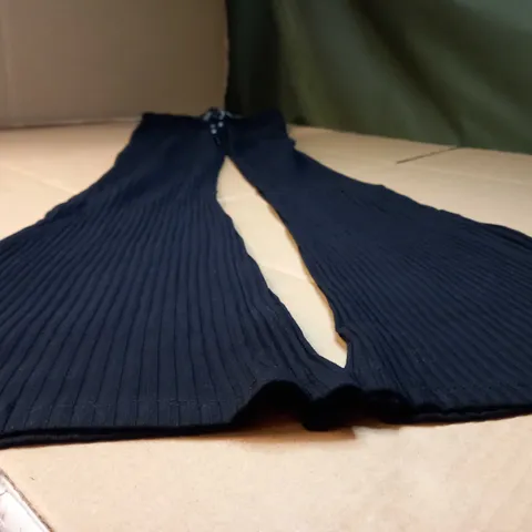 LOUNGE BLACK RIBBED FLARED LOUNGE WARE - MEDIUM