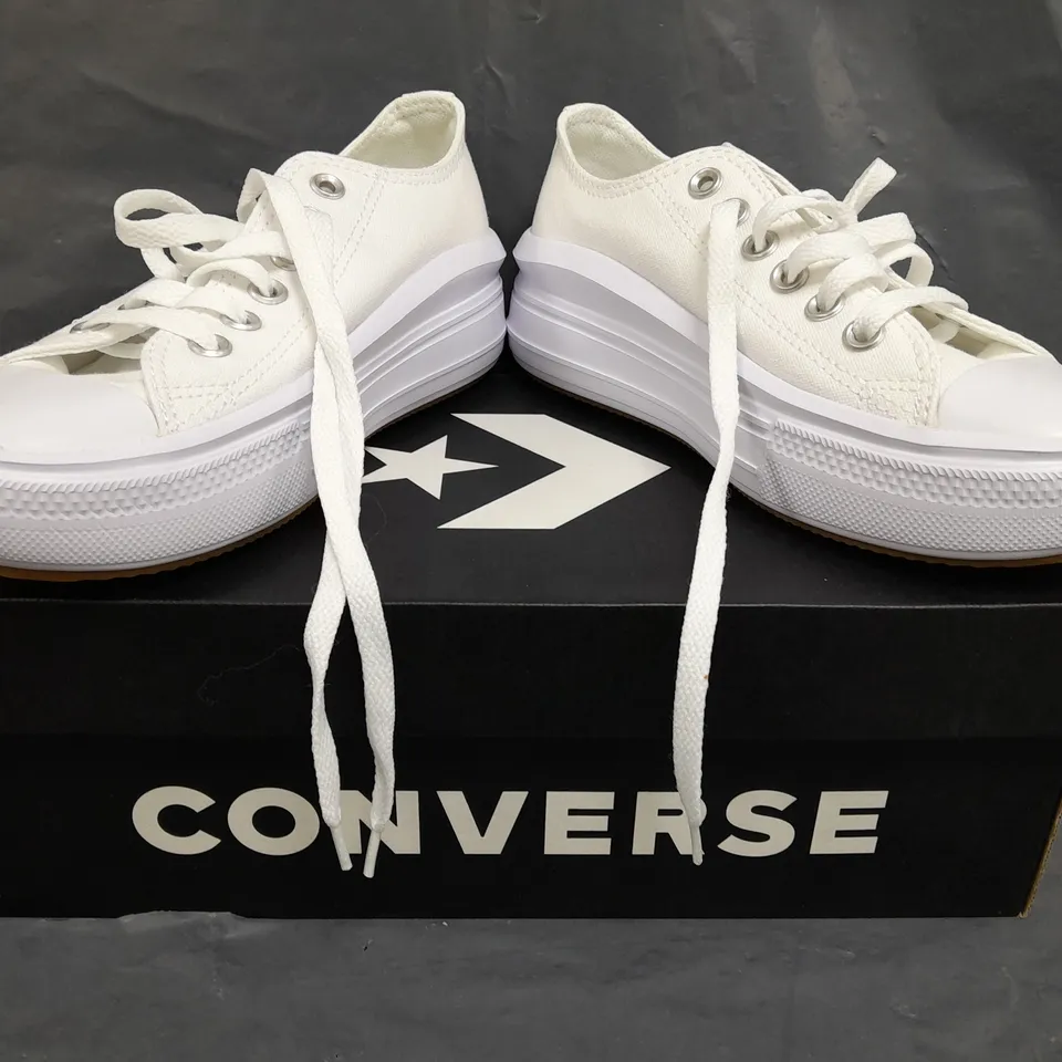 BOXED PAIR OF CONVERSE SHOES IN WHITE UK SIZE 3.5