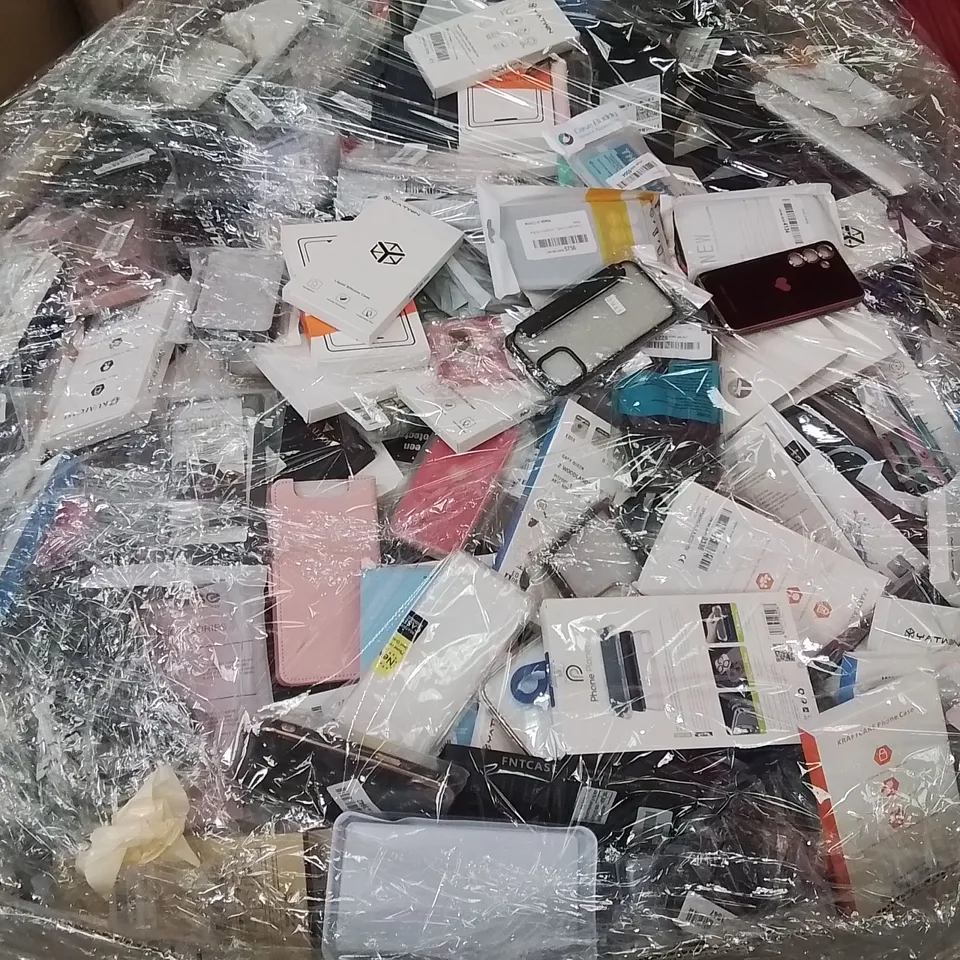 PALLET CONTAINING VERY LARGE AMOUNT OF BRAND NEW PHONE CASES [MODELS AND MAKES VARY]