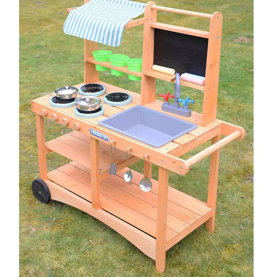 BOXED HEDSTROM POTTING MUD KITCHEN