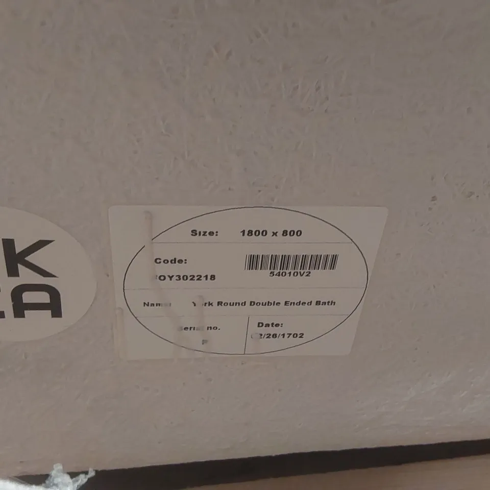 PALLET CONTAINING A VERY LARGE QUANTITY OF ASSORTED BATH TUBS INCLUDING: HEREFORD SQUARE SINGLE ENDED BATH 1700 X 700, YORK ROUND DOUBLE ENDED BATH 1800 X 800 ECT