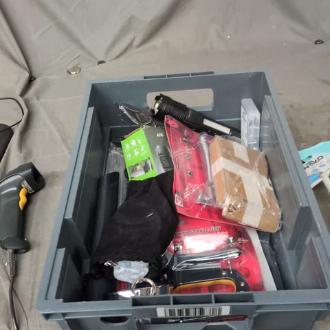 TOTE OF APPROXIMATELY 12 ASSORTED ITEMS TO INCLUDE: WILKO SQUEEGEE