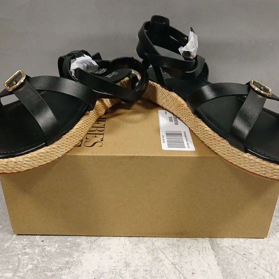 BOXED PAIR OF WHERE'S THAT FROM OPEN TOE STRAPPY SANDALS IN BLACK SIZE UK 8