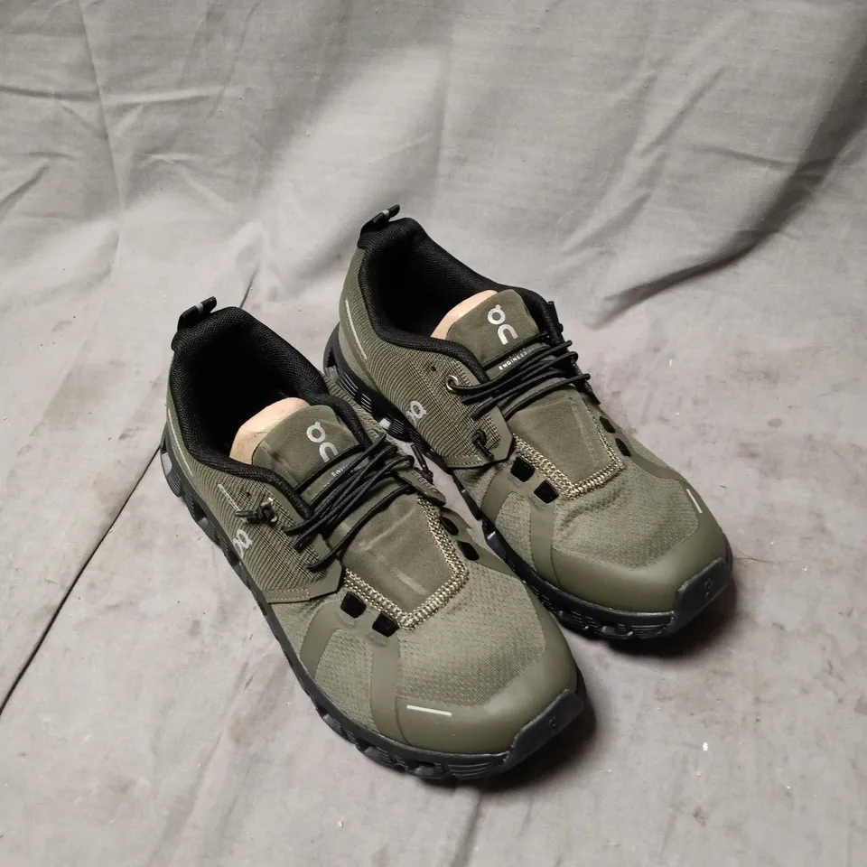 ON RUNNING OLIVE GREEN CLOUD SNEAKERS – MEN'S FOOTWEAR SIZE 5