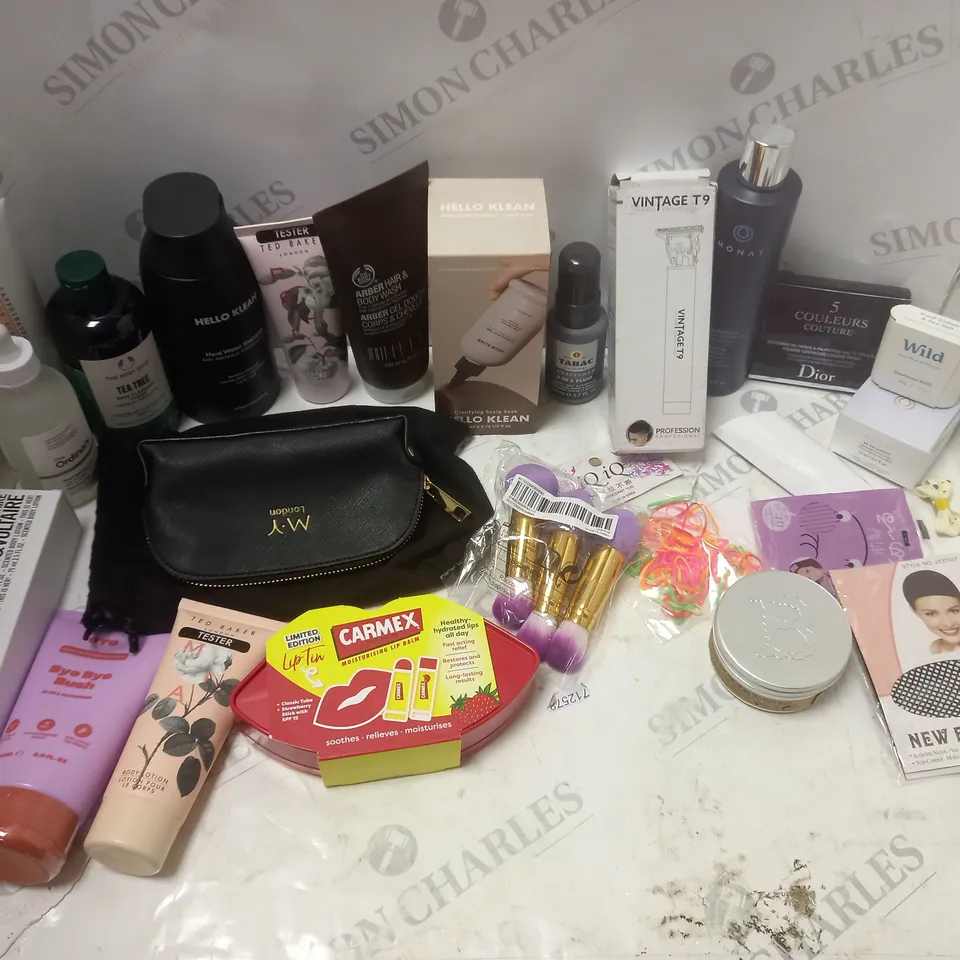 LOT OF BEAUTY PRODUCTS TO INCLUDE DIOR POWDER PALETTE, THE ORDINARY NIACINAMIDE, ETC