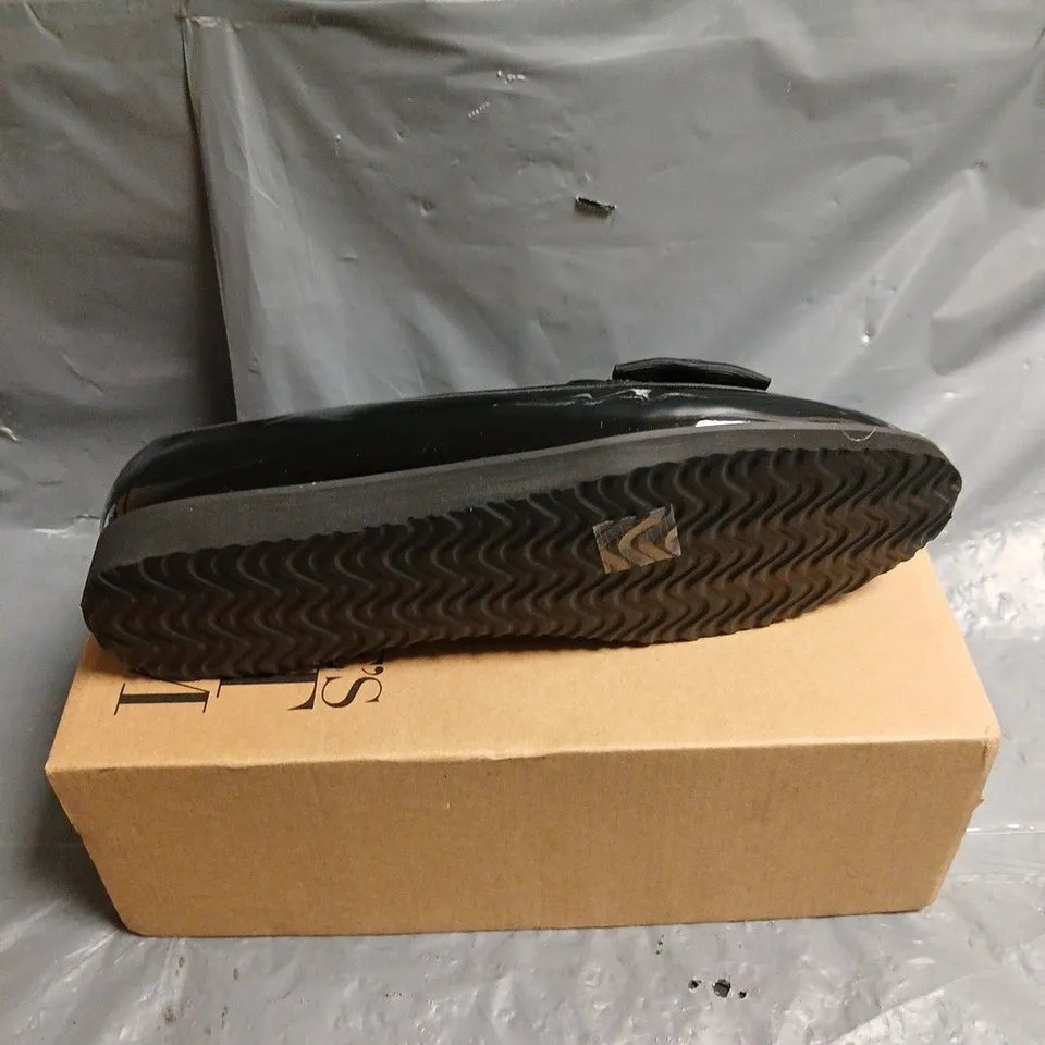 BOXED PAIR OF WHERE'S THAT FROM REGULAR FIT SLIP IN SHOES - 7