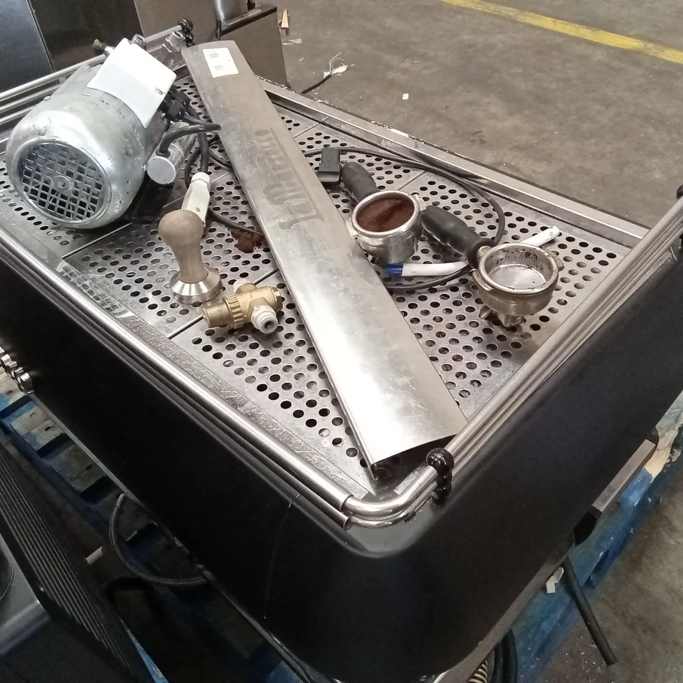 LA MARZOCCO 3 GROUP COMMERCIAL ESPRESSO MACHINE 