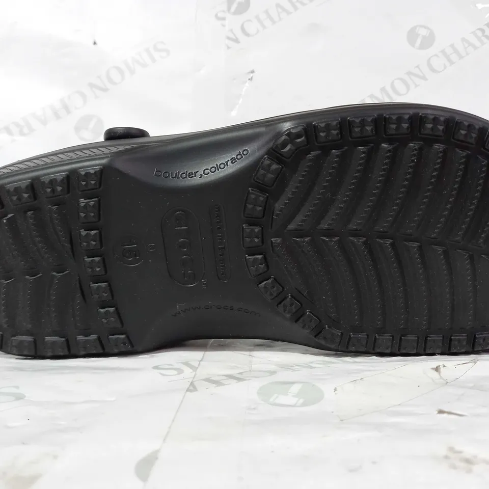 BOXED PAIR OF CROCS CLASSIC IN BLACK UK SIZE M14