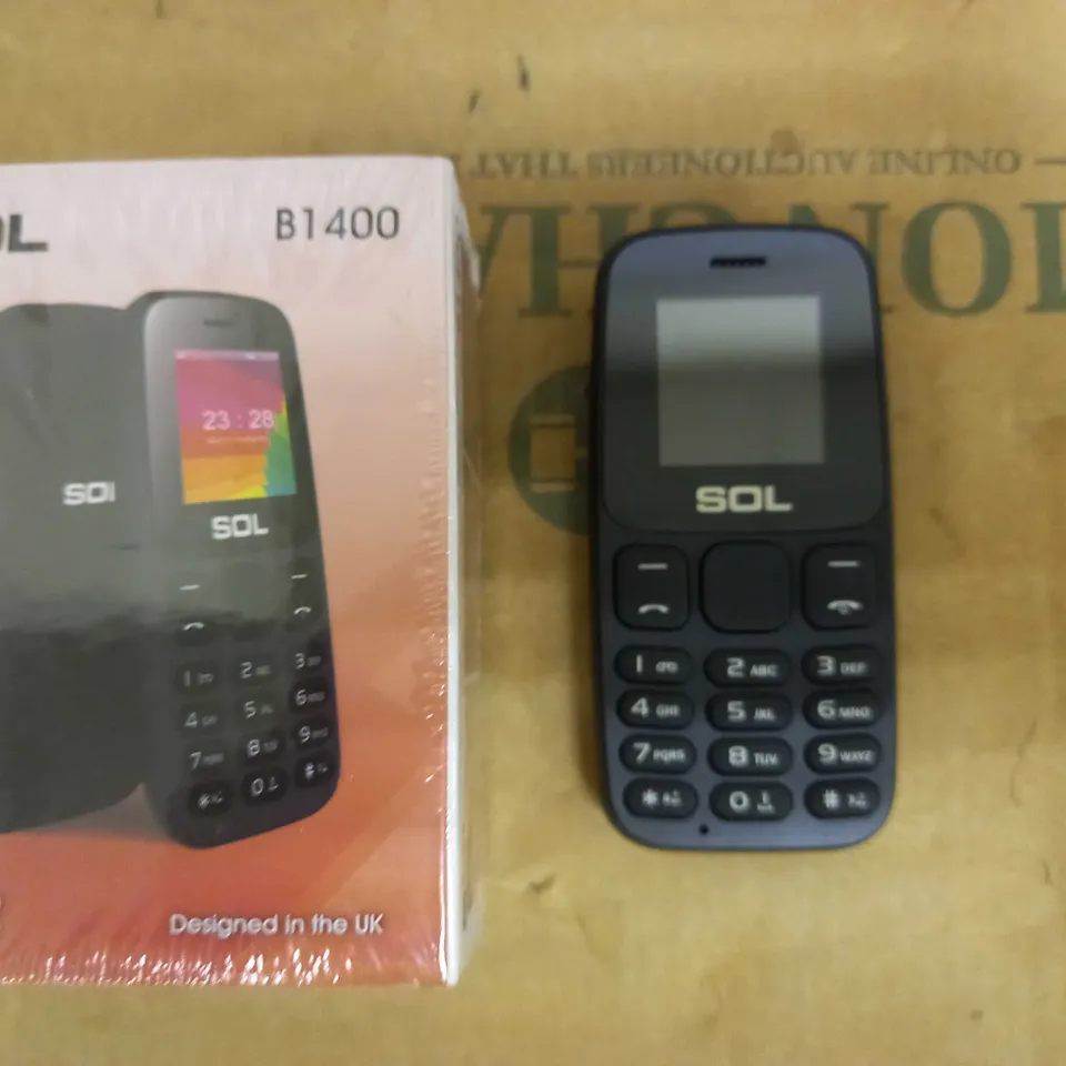 LOT OF APPROX 6 MOBILE HANDSETS TO INCLUDE SOL B1400, SAMSUNG F1272, OAKCASTLE F100