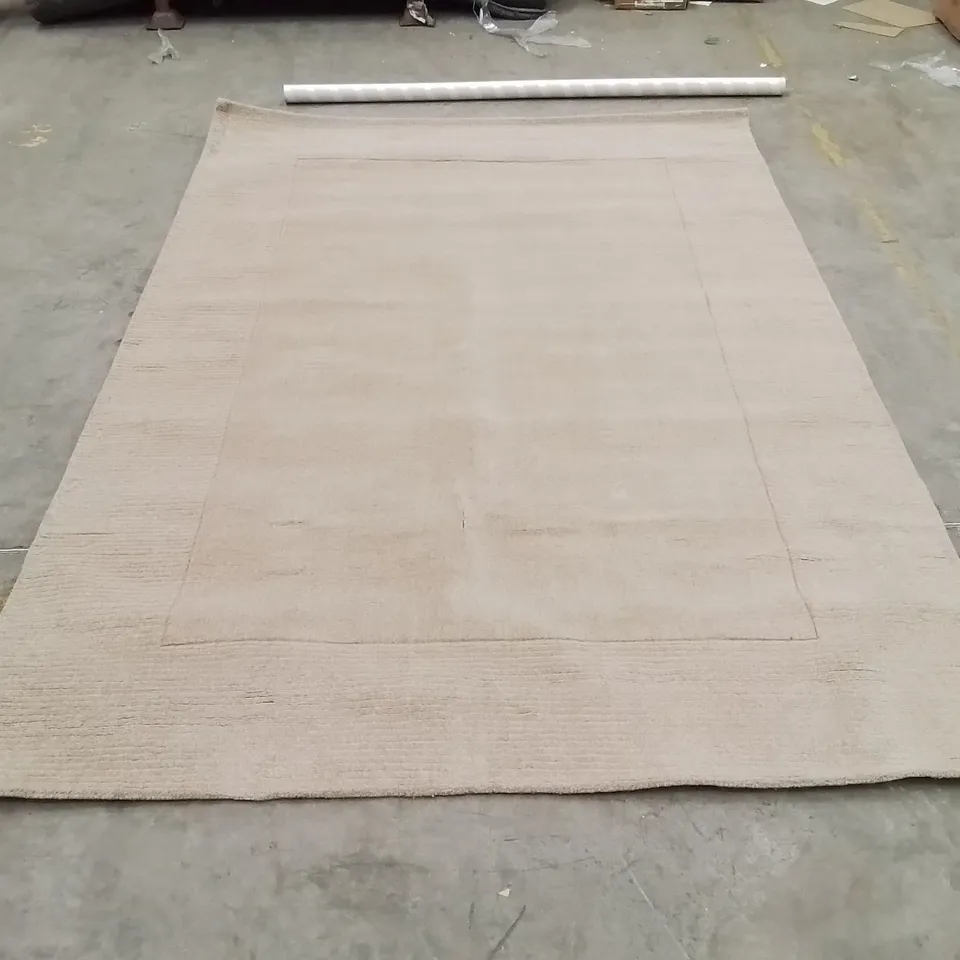 QUALITY DESIGNER AREA RUG - APPROXIMATELY 295 x 200cm