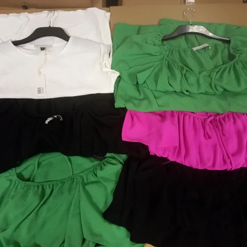 BOX OF APPROX 6 ASSORTED ITEMS OF MAISON DE NIMES CLOTHING IN VARIOUS SIZES AND STYLES