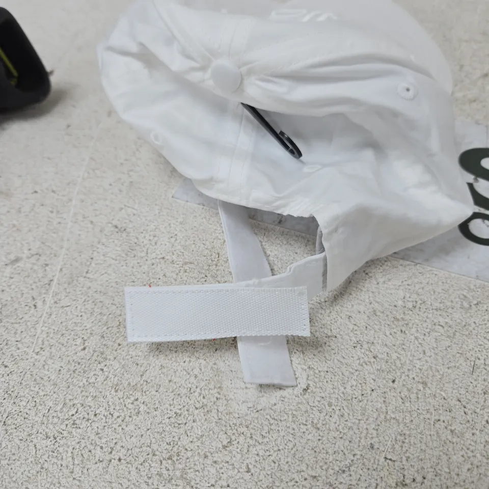 ALO WHITE BASEBALL CAP – LOGO EMBROIDERY