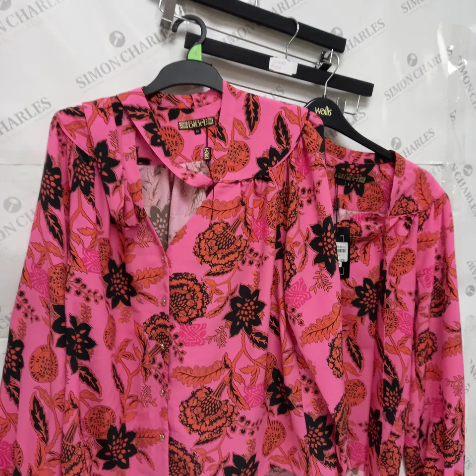 BOX OF APPROXIMATELY 10 CLOTHING ITEMS TO INCLUDE LAMBRETTA T-SHIRT, JEANS, DRESSES ETC