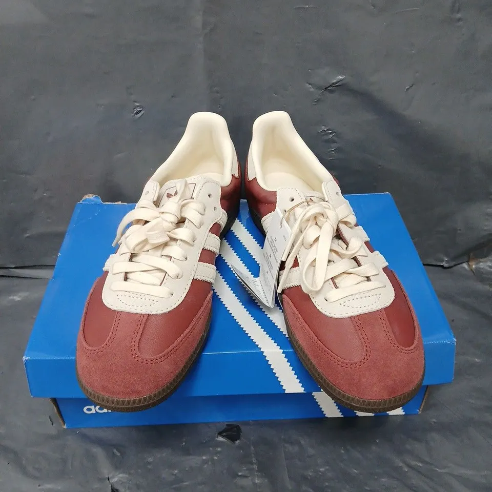 BOXED PAIR OF ADIDAS SAMBA OG TRAINERS - 7