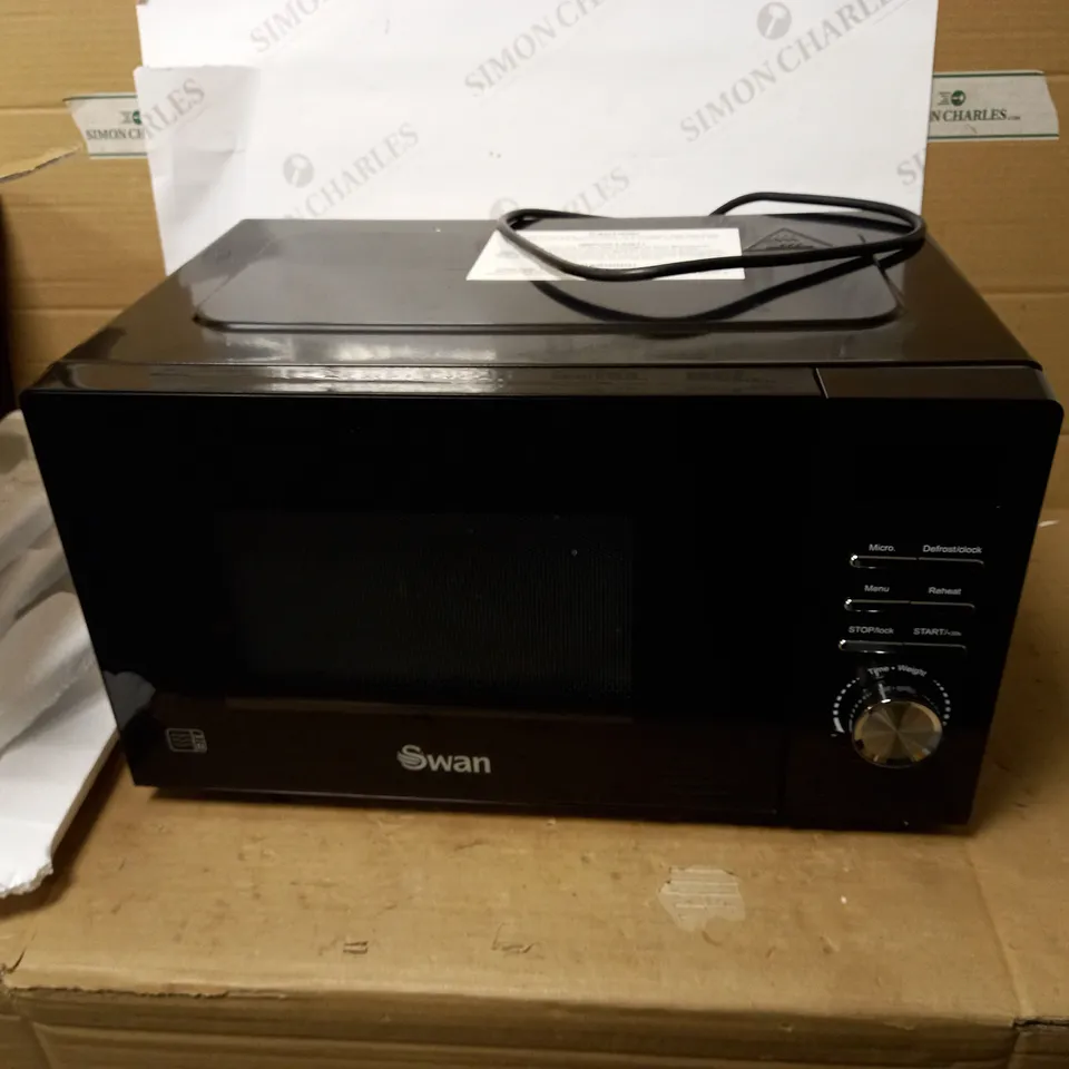 SWAN 700W MANUAL MICROWAVE - BLACK RRP £64