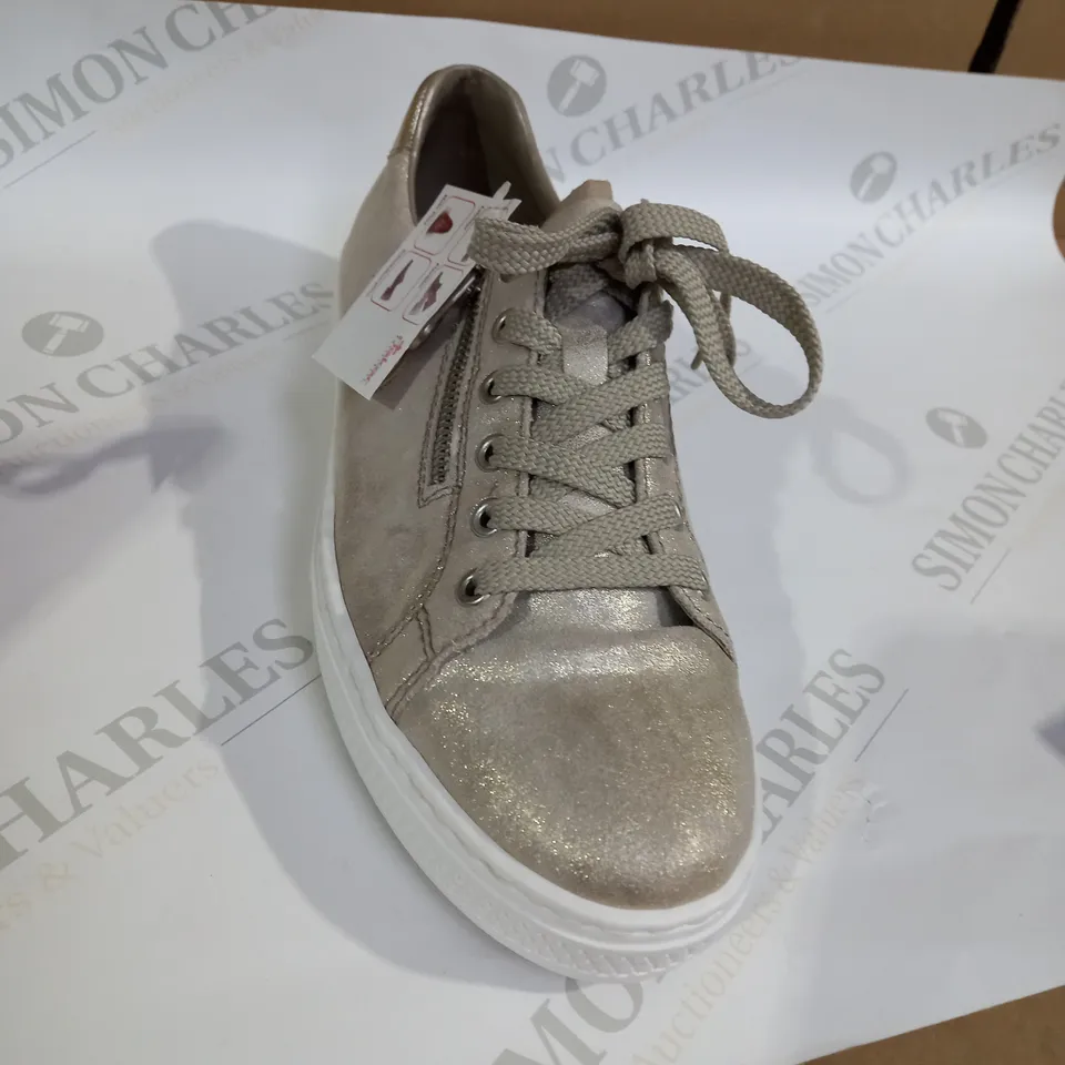 RIEKER GOLD TRAINERS SIZE 7.5