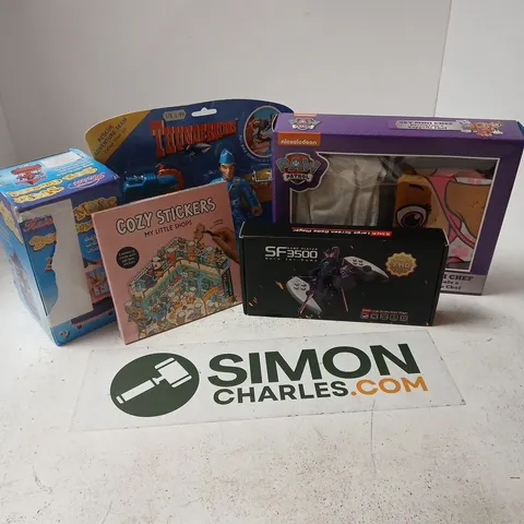 APPROXIMATELY 15 ASSORTED TOYS, GAMES, GIFTS AND NOVELTIES TO INCLUDE MUSIC BOX CAROUSEL, PAW PATROL SET MINI CHEF, THUNDERBIRDS FIGURE, ETC - COLLECTION ONLY