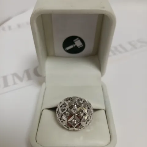 DESIGNER 18CT WHITE GOLD DIAMOND SET DRESS RING