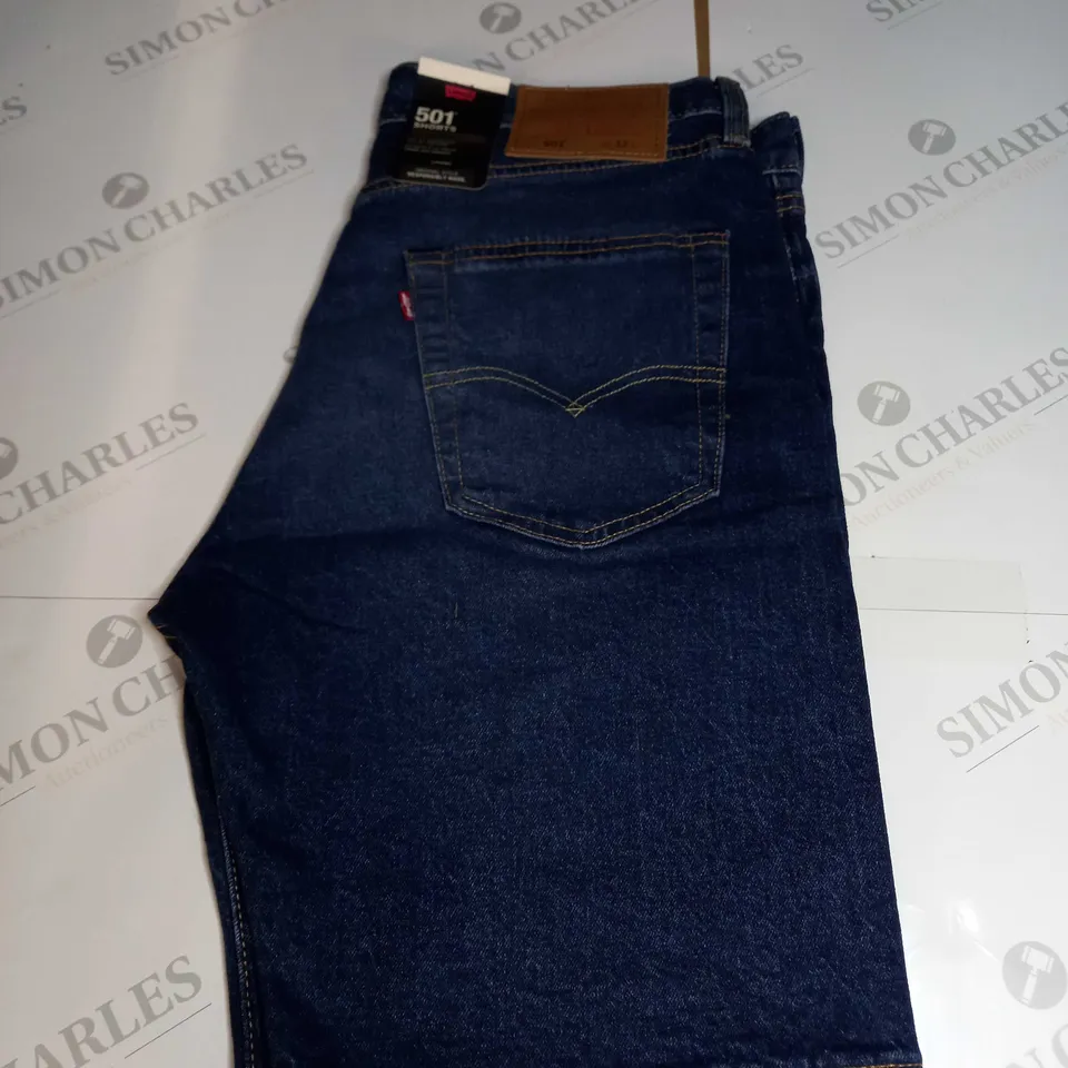 LEVIS STRAUSS DENIM SHORTS SIZE W32