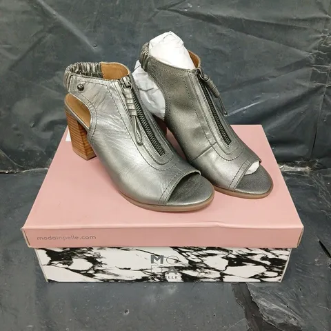 BOXED PAIR OF MODA IN PELLE MARMIE SHOES - 6