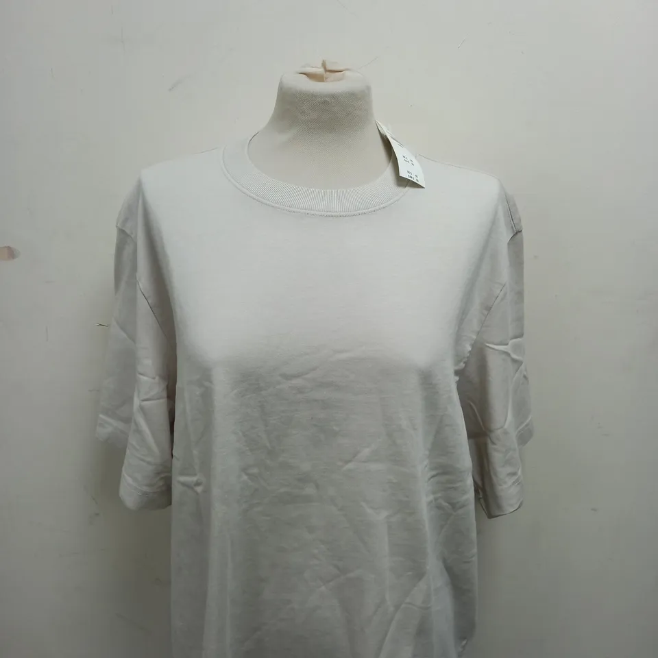 ABERCROMBIE AND FITCH CASUAL T-SHIRT SIZE L