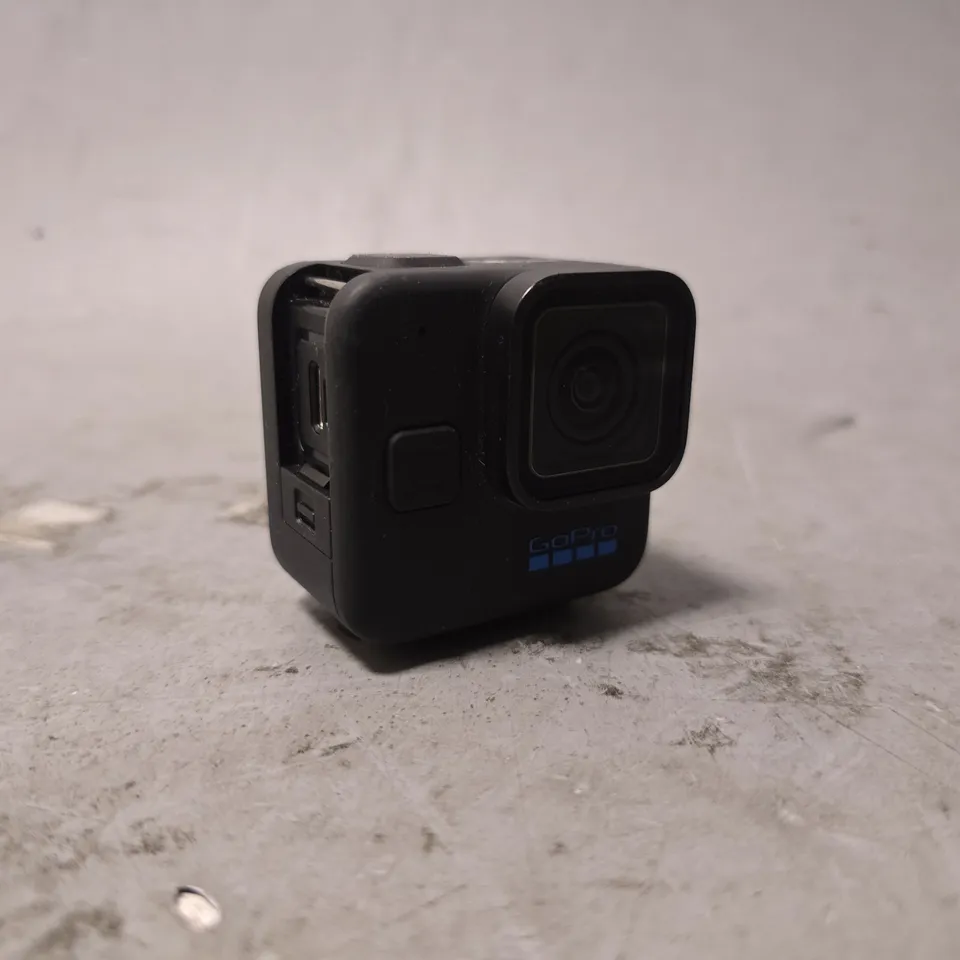 GOPRO 11 BLACK MINI ACTION CAMERA 