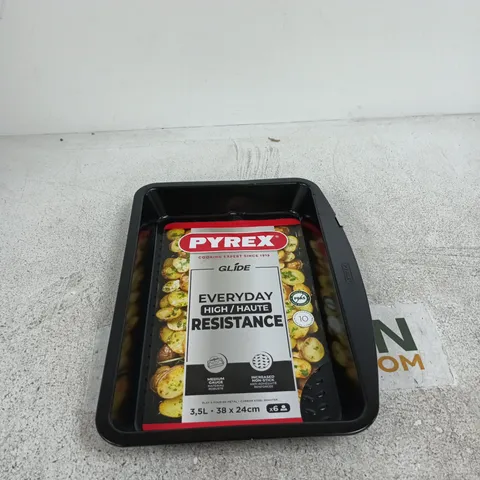 PYREX GLIDE MEDIUM GAUGE NON STICK CARBON STEEL 38CM ROASTER