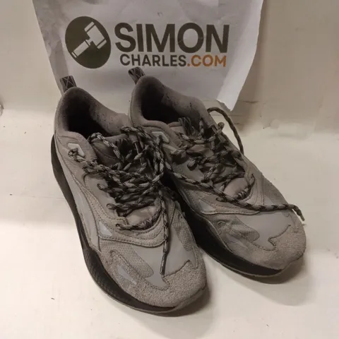GREY ATHLETIC SNEAKERS (CLOTHING, SHOES & ACCESSORIES) – SIZE UK9