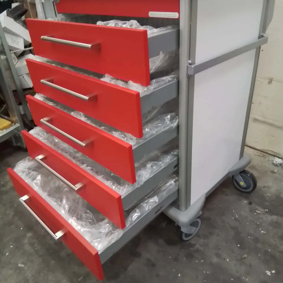 MEDSTOR MODULE CART WITH 5 LOCKABLE DRAWERS, LAPTOP & DRIP STANDS