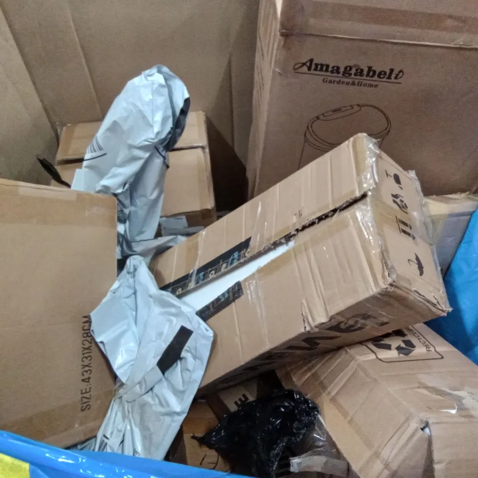 PALLET OF ASSORTED ITEMS INCLUDING EVOLUTION CUTTING CHOP SAW, TOSCANA MIRROR,  BAMBOO BATHTUB CADDY, NICEC FOLDOUT CAMPING CHAIR, TATKRAFT CLOTHES RACK, AMAGABELI SENSOR TRASH CAN