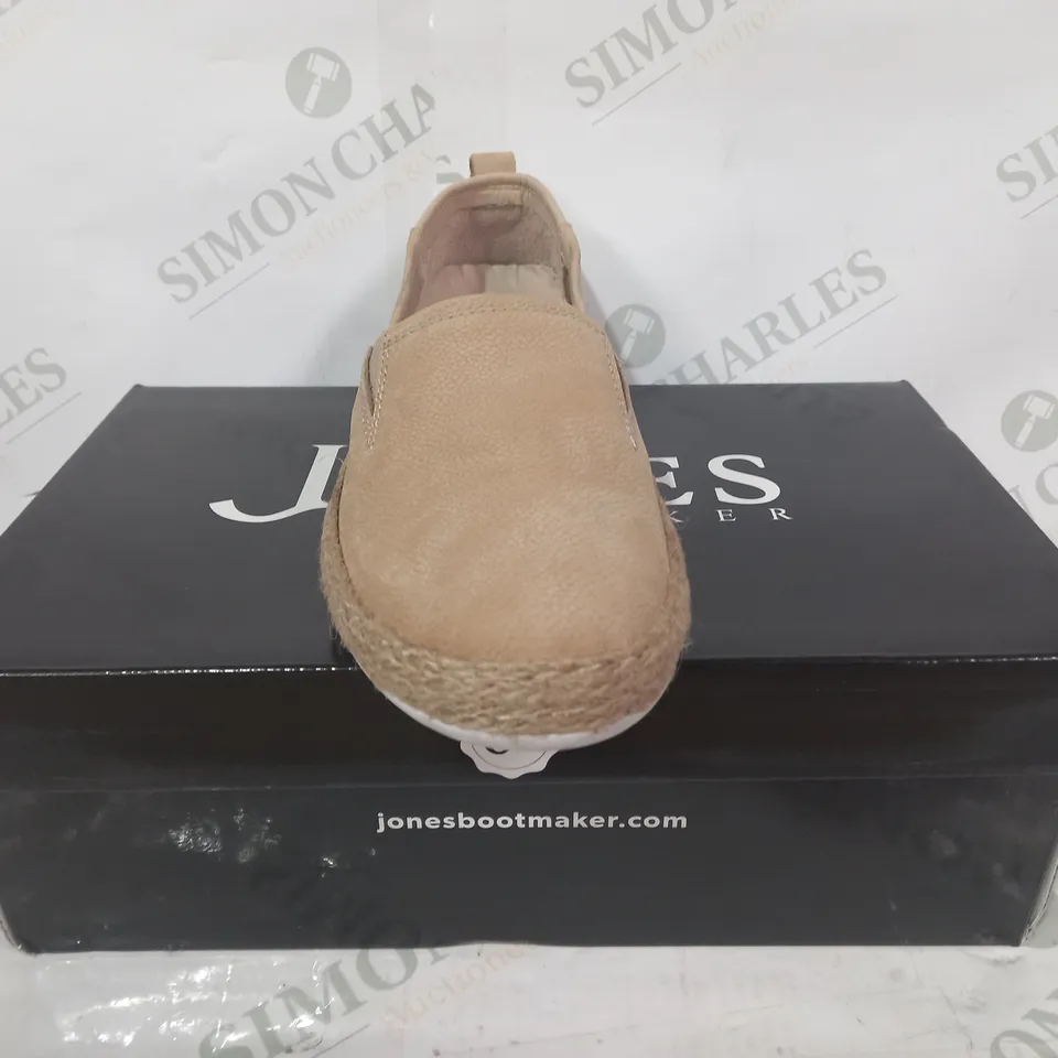 BOXED PAIR OF JONES MILAN SLIP-ON SHOES IN TAN UK SIZE 4