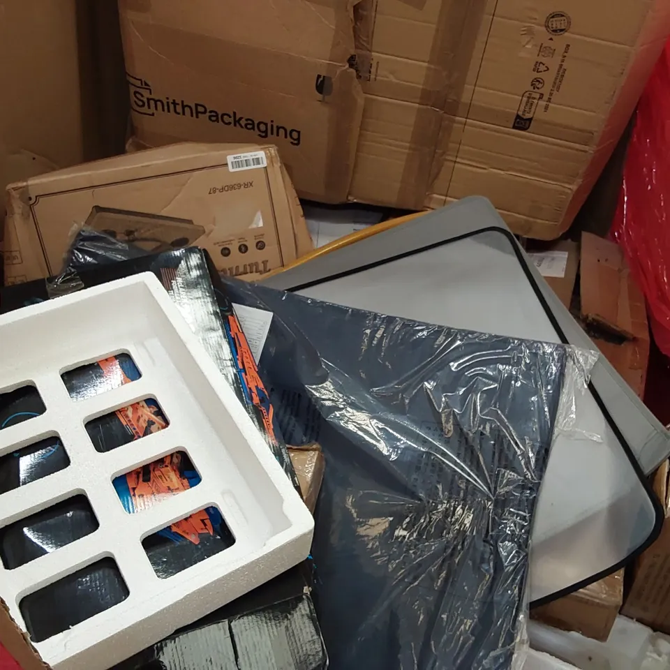 PALLET OF ASSORTED ITEMS INCLUDING: AUDIO TURNTABLE, VASIP MINI FRIDGE, AUDIO TURNTABLE, KID'S CLIMBING SET, TV STAND, LEGO MCLAREN F1 CAR