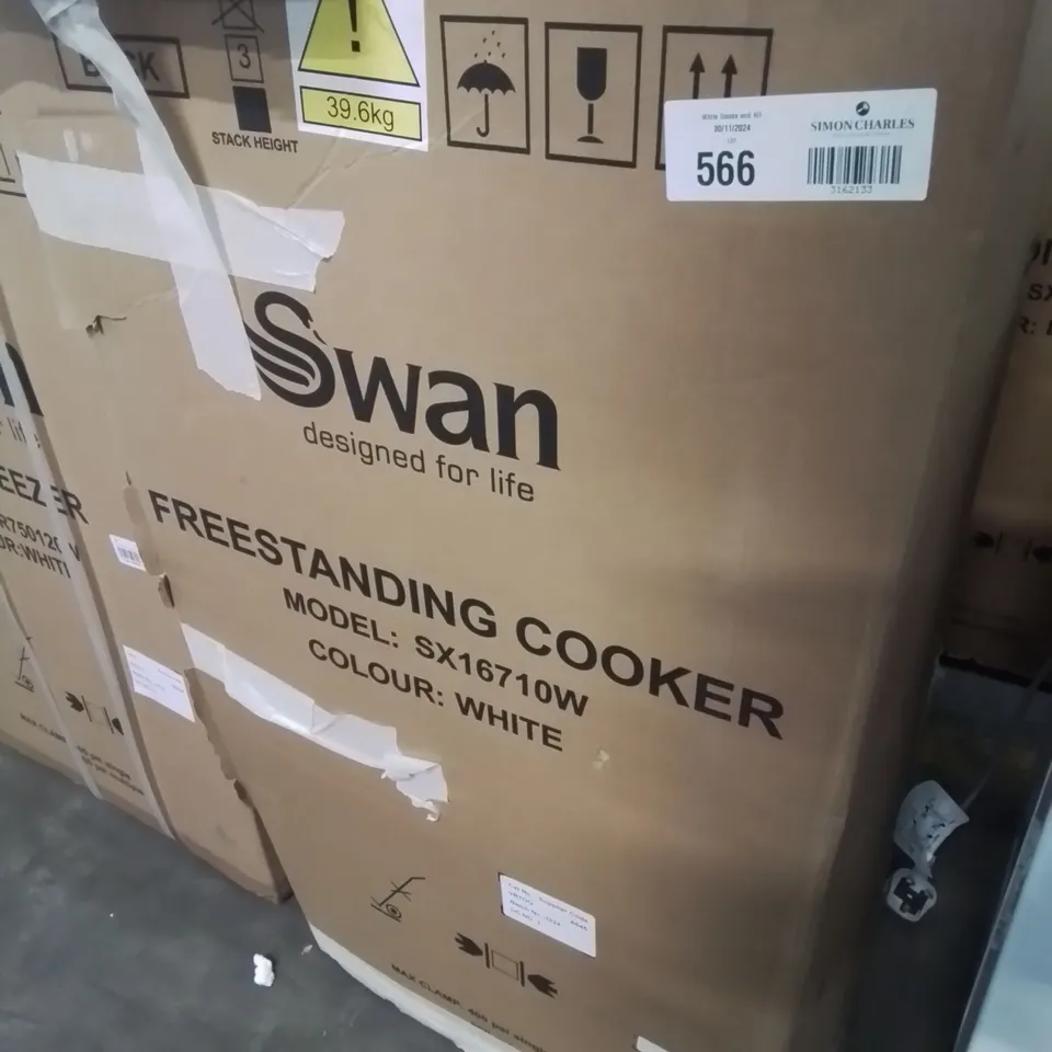 BOXED SWAN SX16710W 50CM WIDE ELECTRIC SOLID PLATE COOKER - WHITE