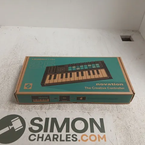 NOVATION LAUNCHKEY MINI 25 KEYBOARD CONTROLLER (BOXED)