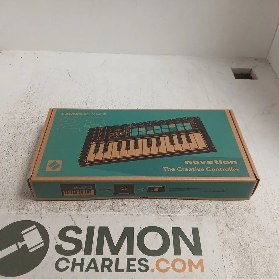 NOVATION LAUNCHKEY MINI 25 KEYBOARD CONTROLLER (BOXED)