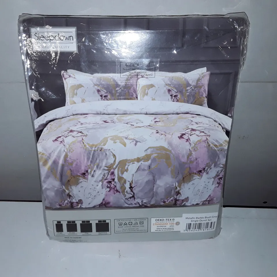 SLEEPDOWN METALLIC PRINT DUVET SET IN SINGLE