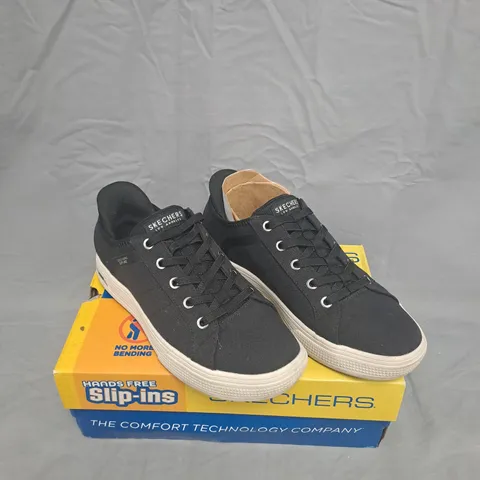 BOXED PAIR OF SKECHERS BLACK SNEAKERS - UK SIZE 4.5