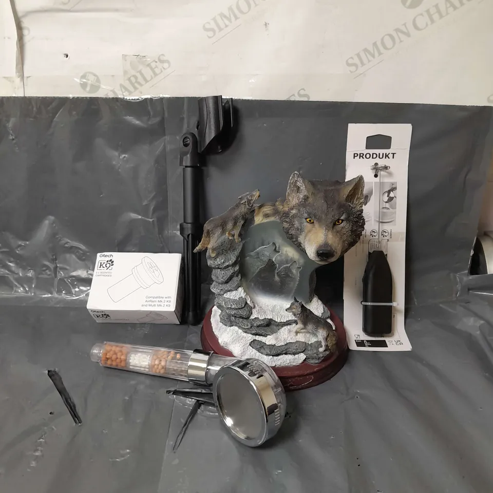BOX OF APPROXIMATELY 6 ASSORTED ITEMS TO INCLUDE - PRODUKT THROTHER , SHOWER HEAD , G TECH SCENTED CARTRIDGES ETC