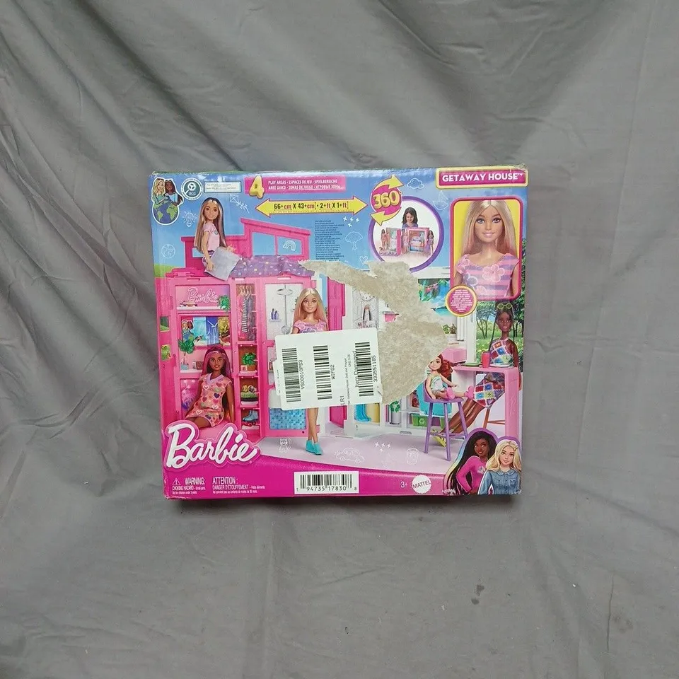 BOXED BARBIE GETAWAY HOUSE DOLL AND PLAYSET