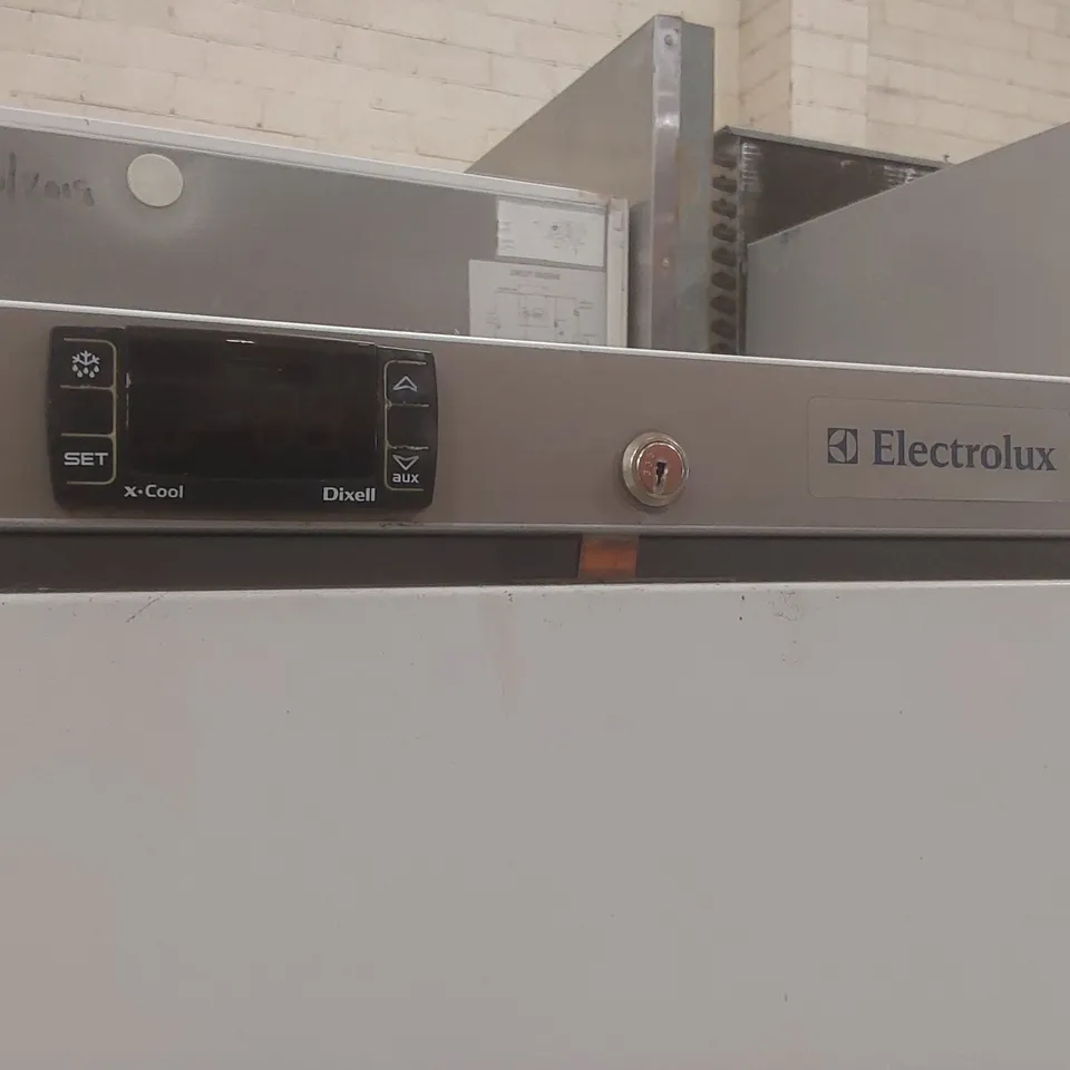 ELECTROLUX COMMERCIAL TEMPERATURE CONTROLLED UPRIGHT FOOD STORAGE CABINET