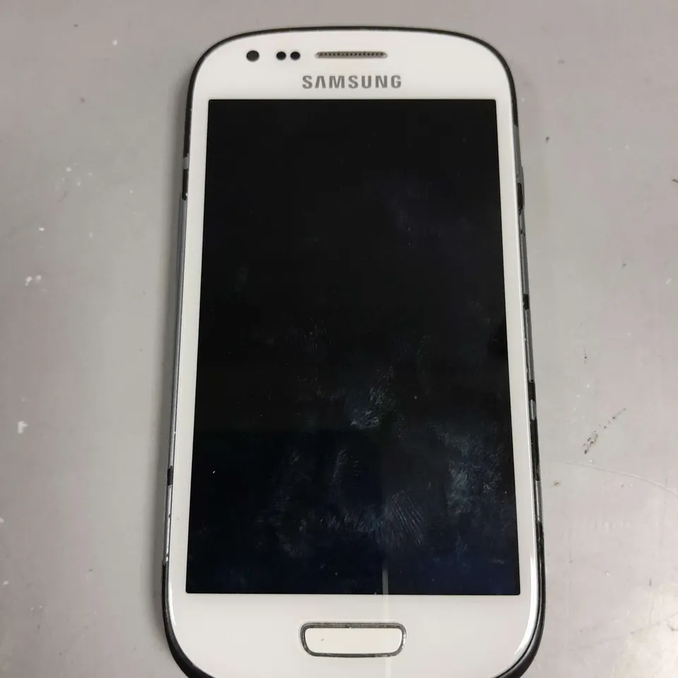 SAMSUNG GT-I8200N SMARTPHONE 