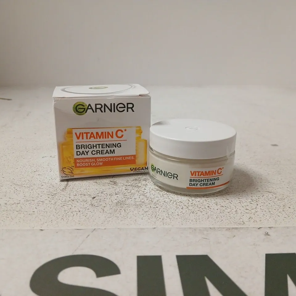 GARNIER VITAMIN C BRIGHTENING DAY CREAM 50ML