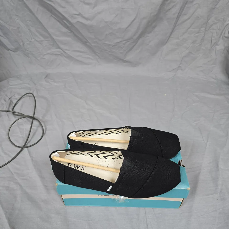 TOMS ALPARGATA CLASSIC SHOES – BLACK/BLACK, UK 9 (US 10, EU 43)