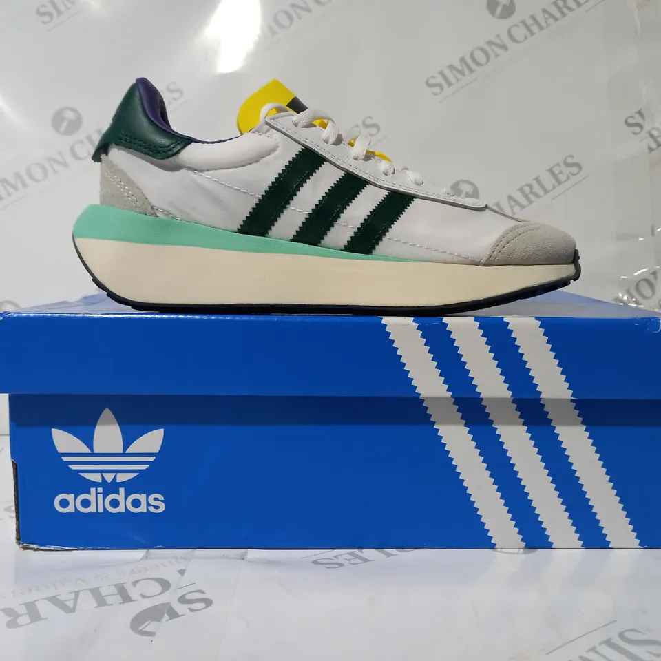 BOXED PAIR OF ADIDAS COUNTRY XLG SHOES IN WHITE/GREEN/YELLOW UK SIZE 5