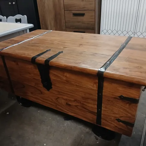 PIPPIN SOLID WOOD COFFEE TABLE WITH STORAGE