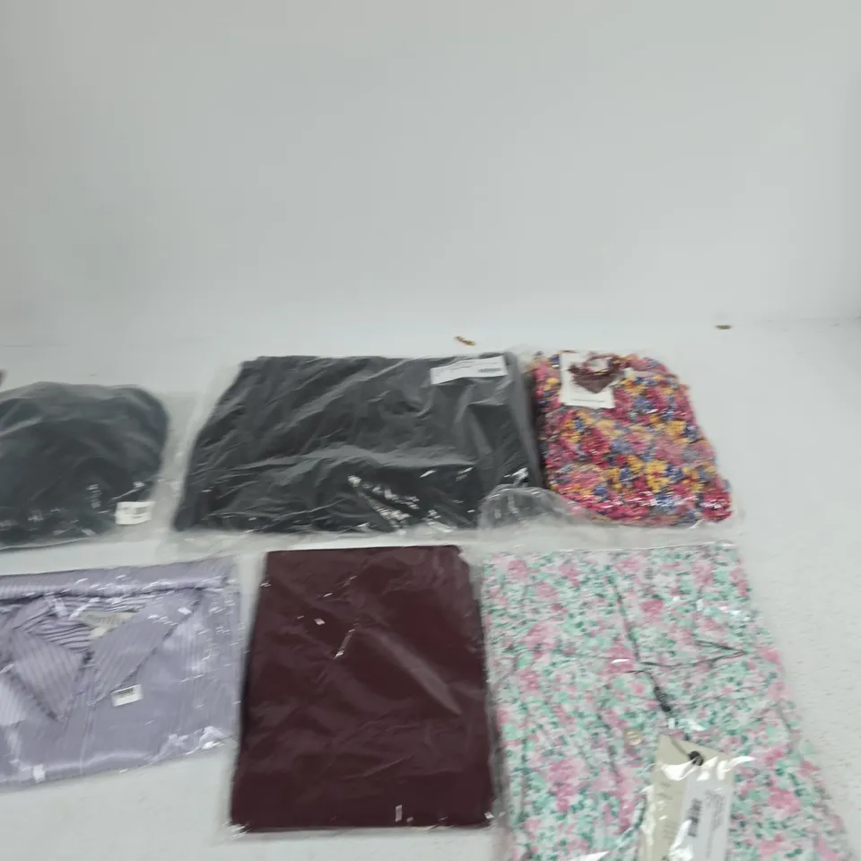 BOX OF APPROXIMATELY 15 ASSORTED CLOTHING ITEMS IN VARIOUS COLOURS, SIZES AND STYLES